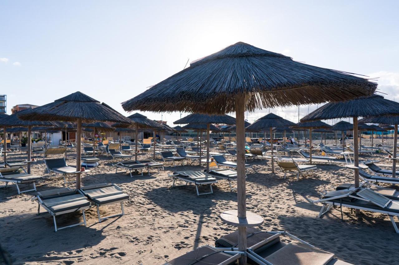 Lola Piccolo Hotel E Appartamenti Marina di Grosseto Ngoại thất bức ảnh