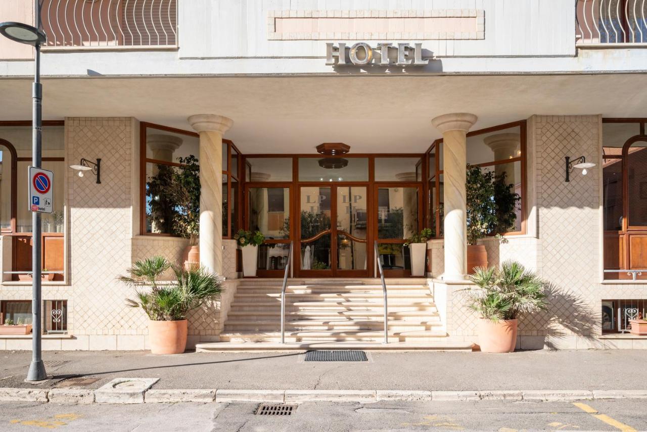 Lola Piccolo Hotel E Appartamenti Marina di Grosseto Ngoại thất bức ảnh