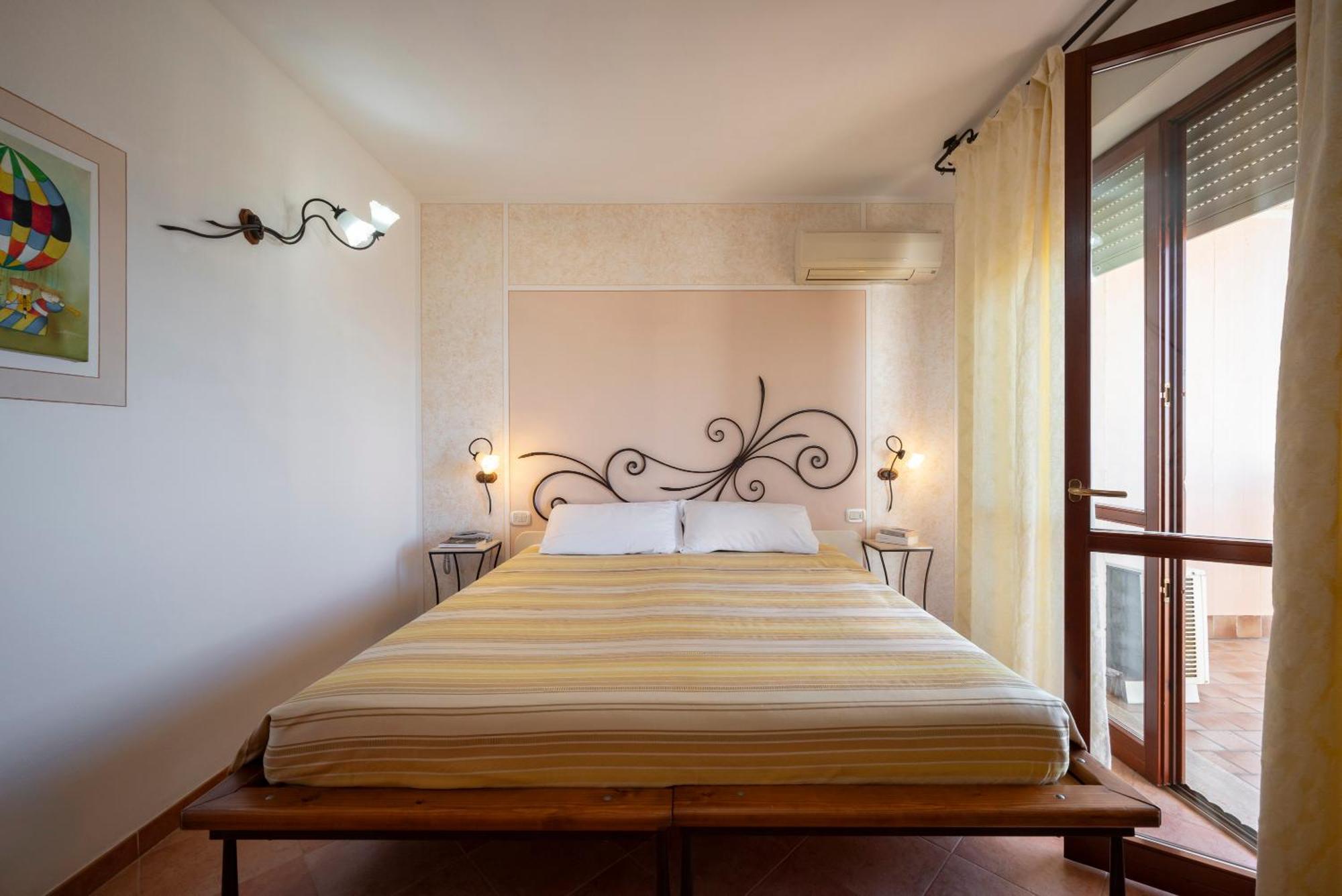 Lola Piccolo Hotel E Appartamenti Marina di Grosseto Ngoại thất bức ảnh