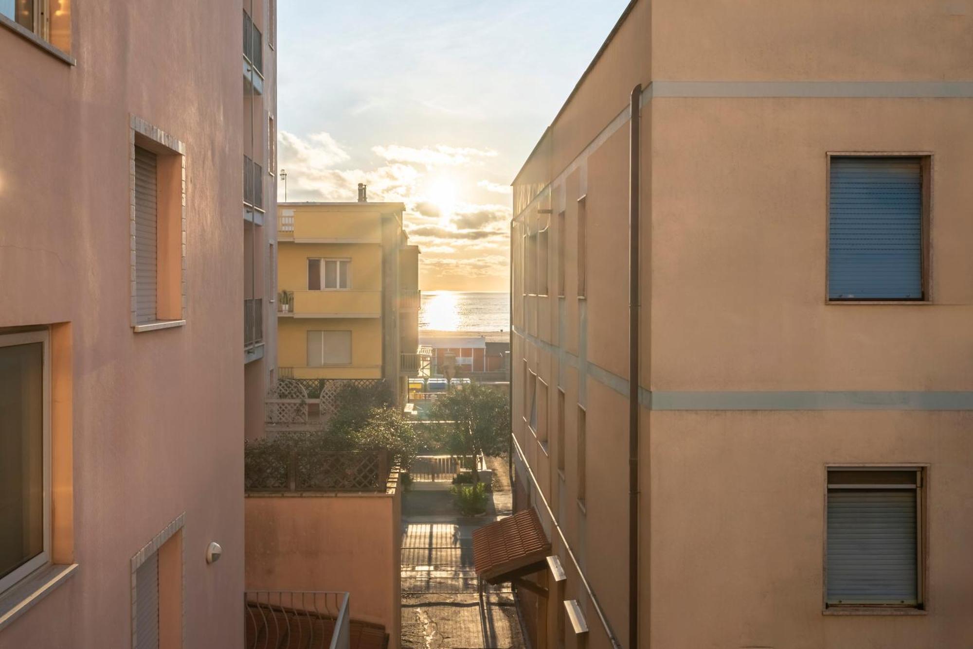 Lola Piccolo Hotel E Appartamenti Marina di Grosseto Ngoại thất bức ảnh