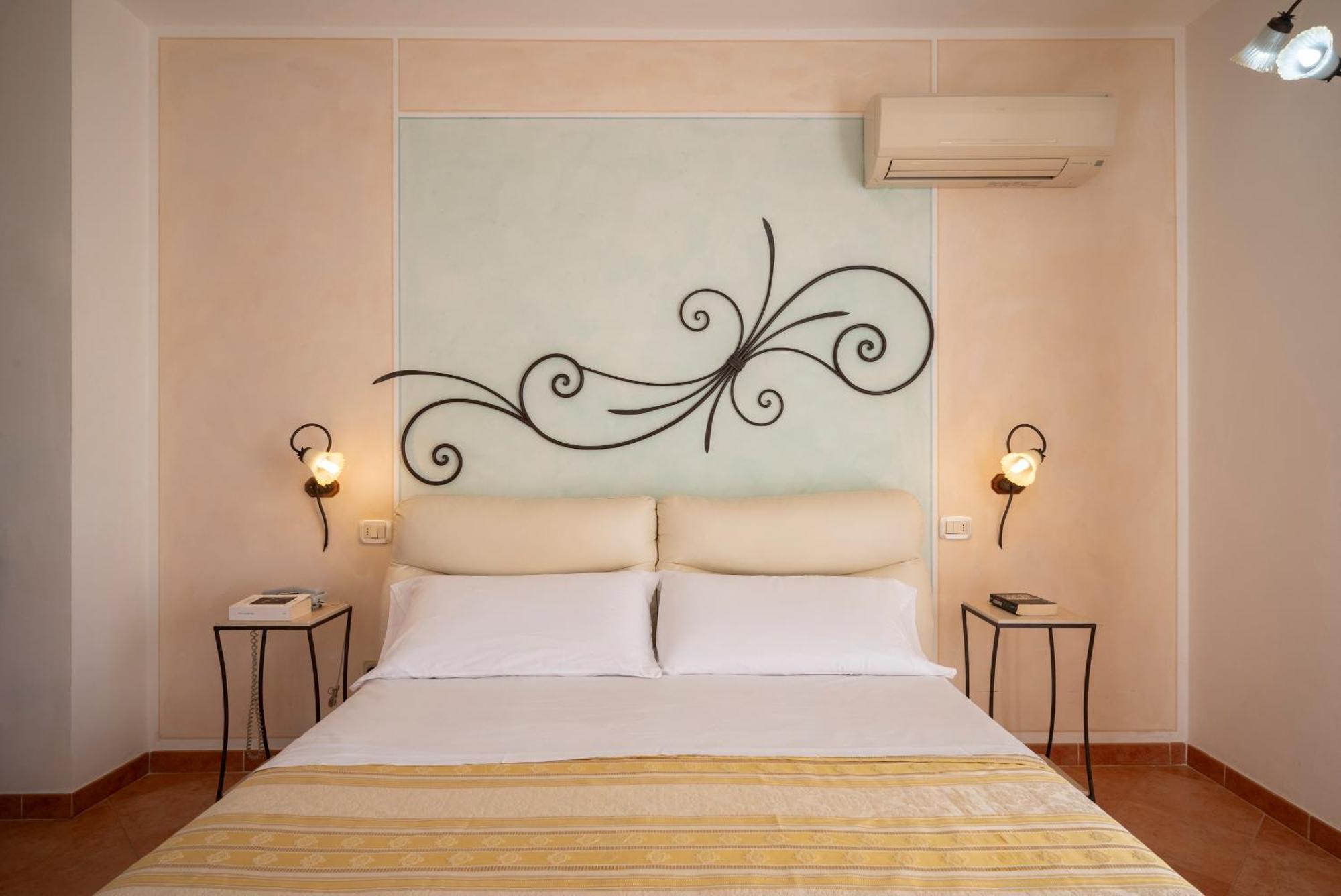 Lola Piccolo Hotel E Appartamenti Marina di Grosseto Ngoại thất bức ảnh