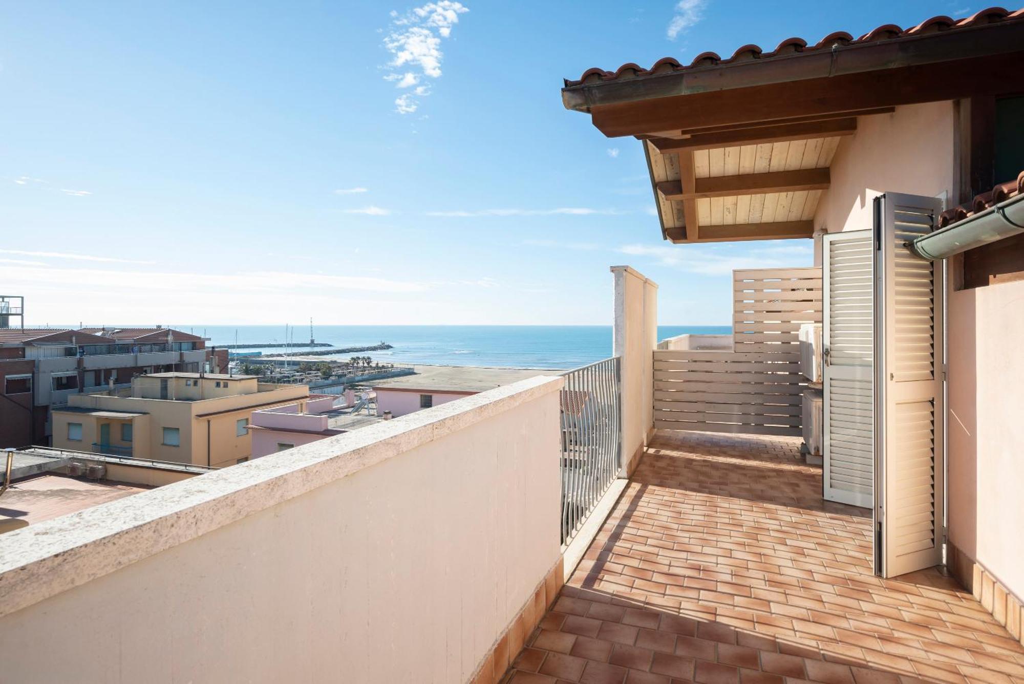 Lola Piccolo Hotel E Appartamenti Marina di Grosseto Ngoại thất bức ảnh