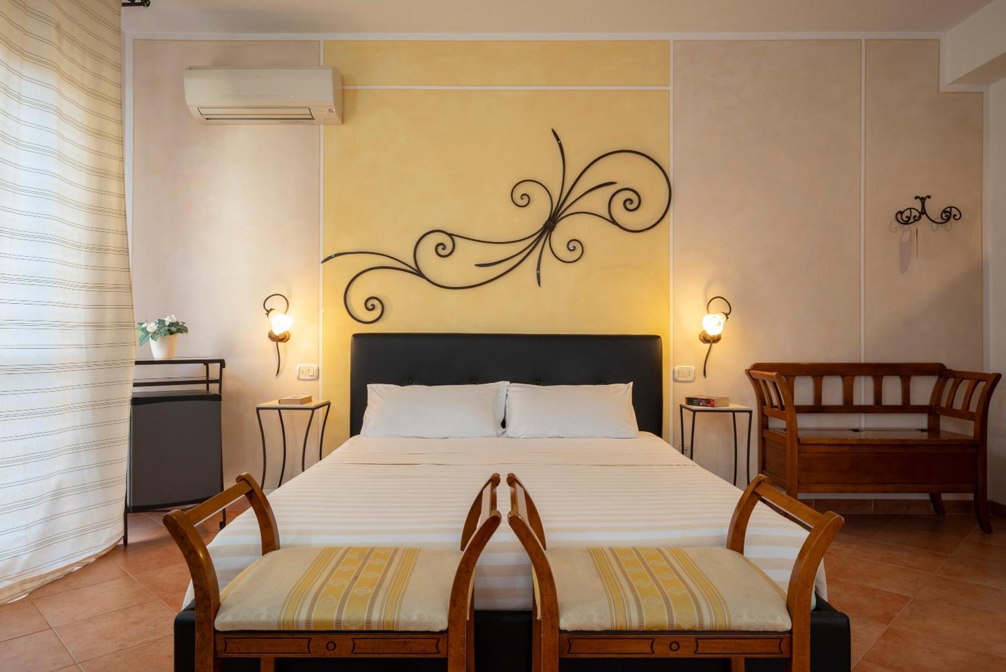 Lola Piccolo Hotel E Appartamenti Marina di Grosseto Ngoại thất bức ảnh