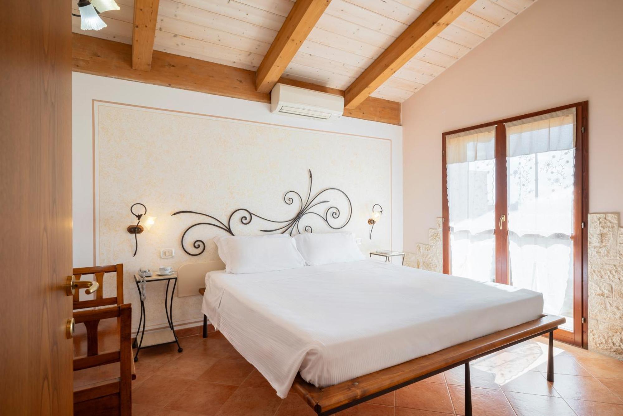 Lola Piccolo Hotel E Appartamenti Marina di Grosseto Ngoại thất bức ảnh