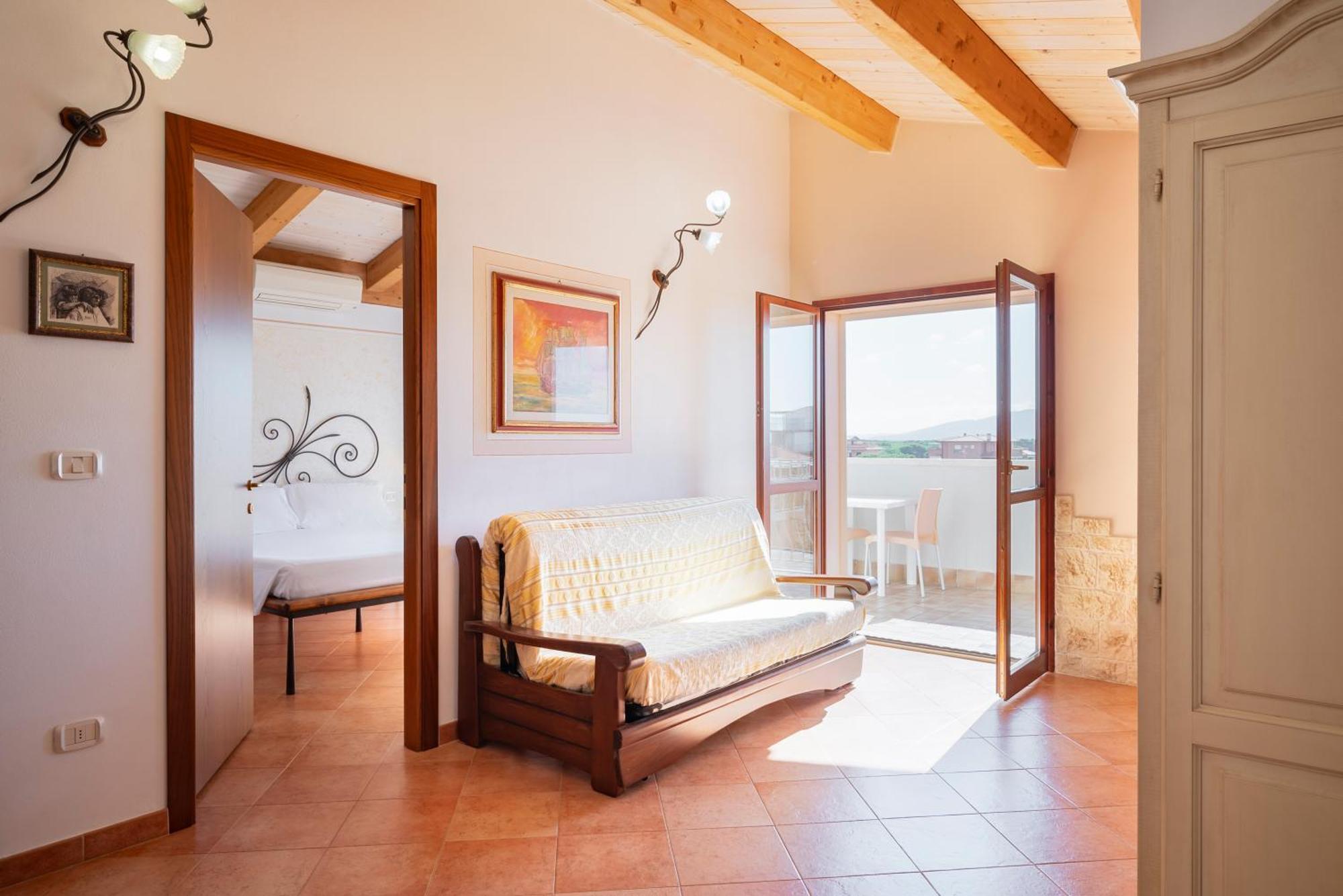 Lola Piccolo Hotel E Appartamenti Marina di Grosseto Ngoại thất bức ảnh