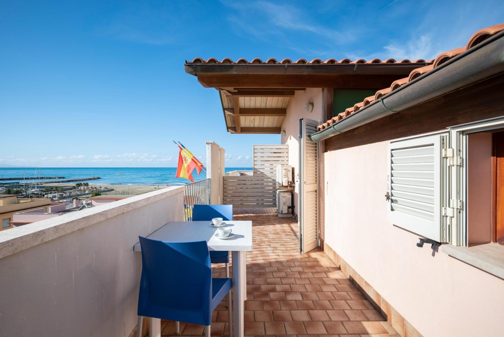 Lola Piccolo Hotel E Appartamenti Marina di Grosseto Ngoại thất bức ảnh