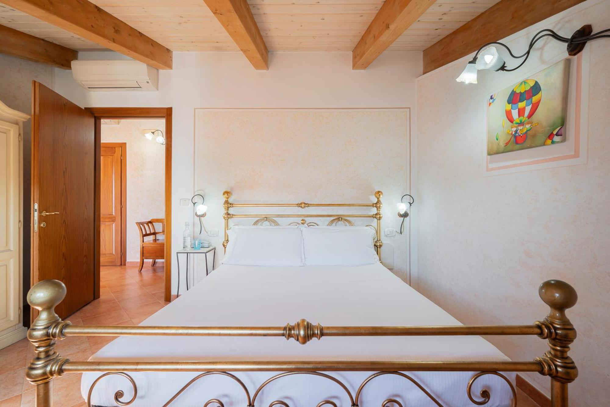 Lola Piccolo Hotel E Appartamenti Marina di Grosseto Ngoại thất bức ảnh