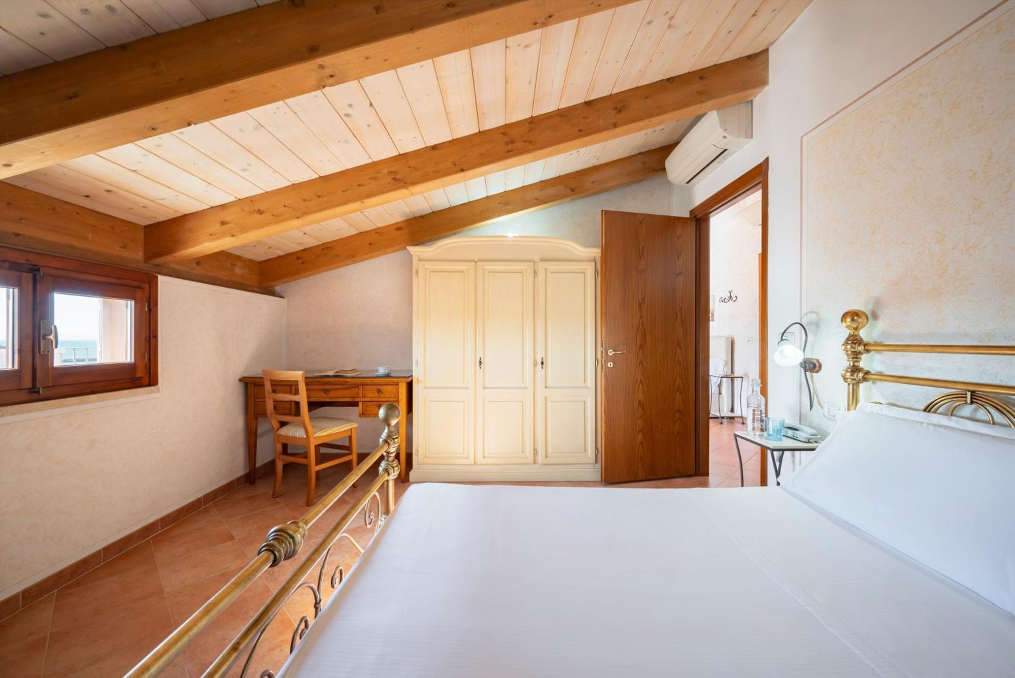 Lola Piccolo Hotel E Appartamenti Marina di Grosseto Ngoại thất bức ảnh